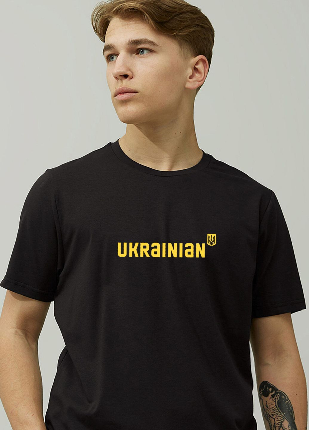 Чорна футболка ukrainian з коротким рукавом Gen