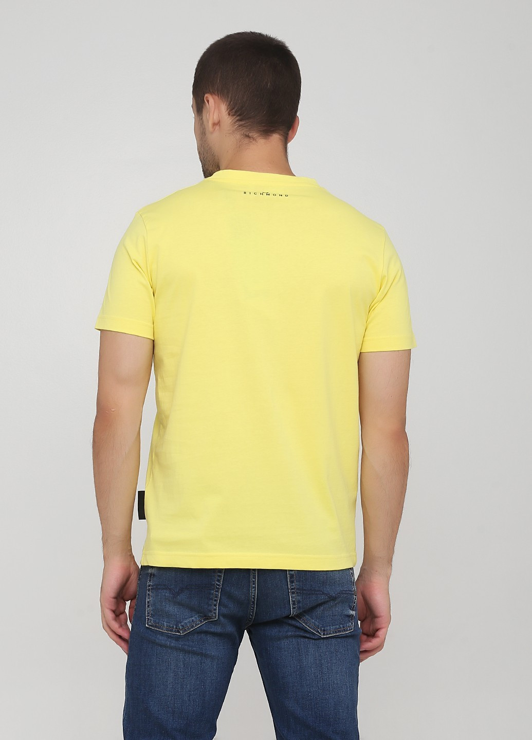 Желтая футболка John Richmond