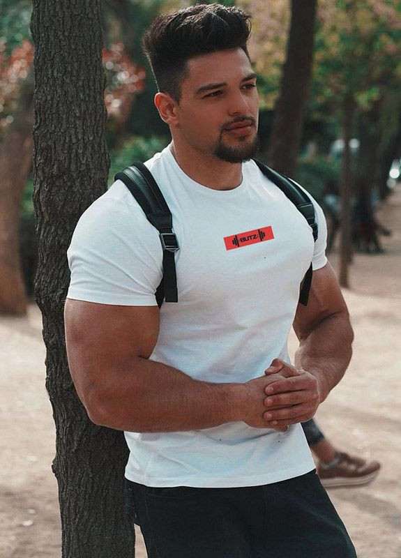 Белая укороченная футболка BUTZ