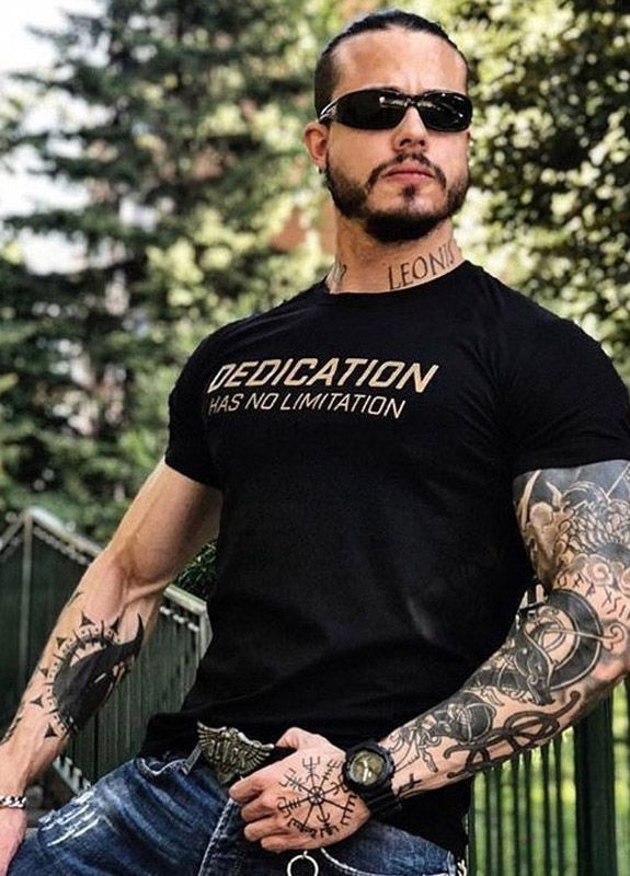 Черная классическая черная футболка Alpha