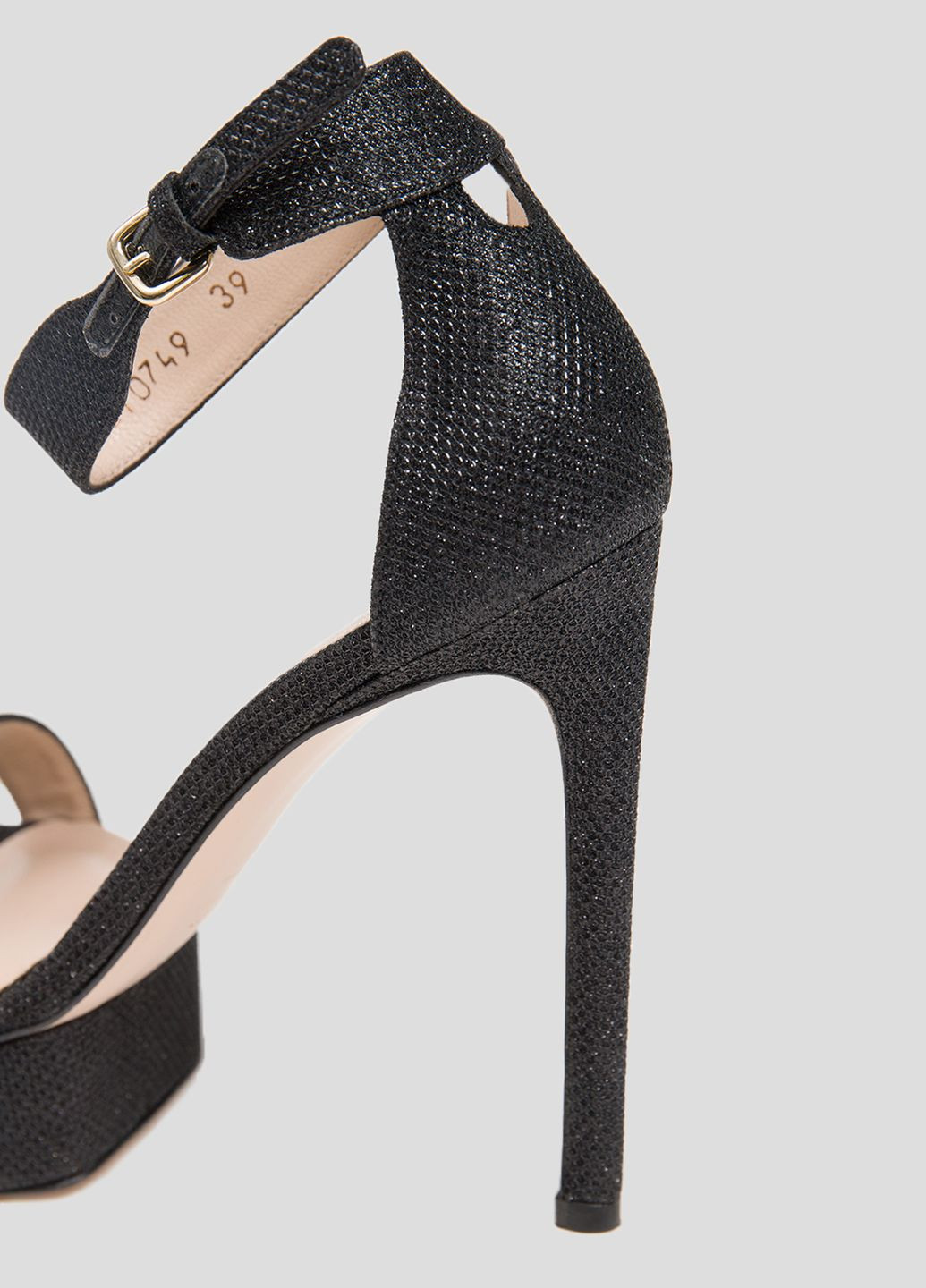 Серебряные черные замшевые босоножки на каблуке Stuart Weitzman