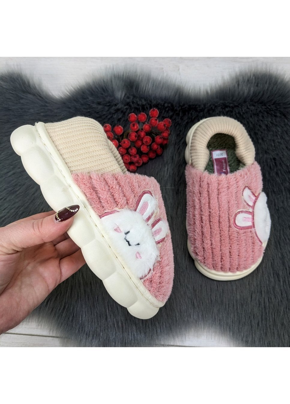 Розовые тапочки детские домашние закрытые с задником Lion