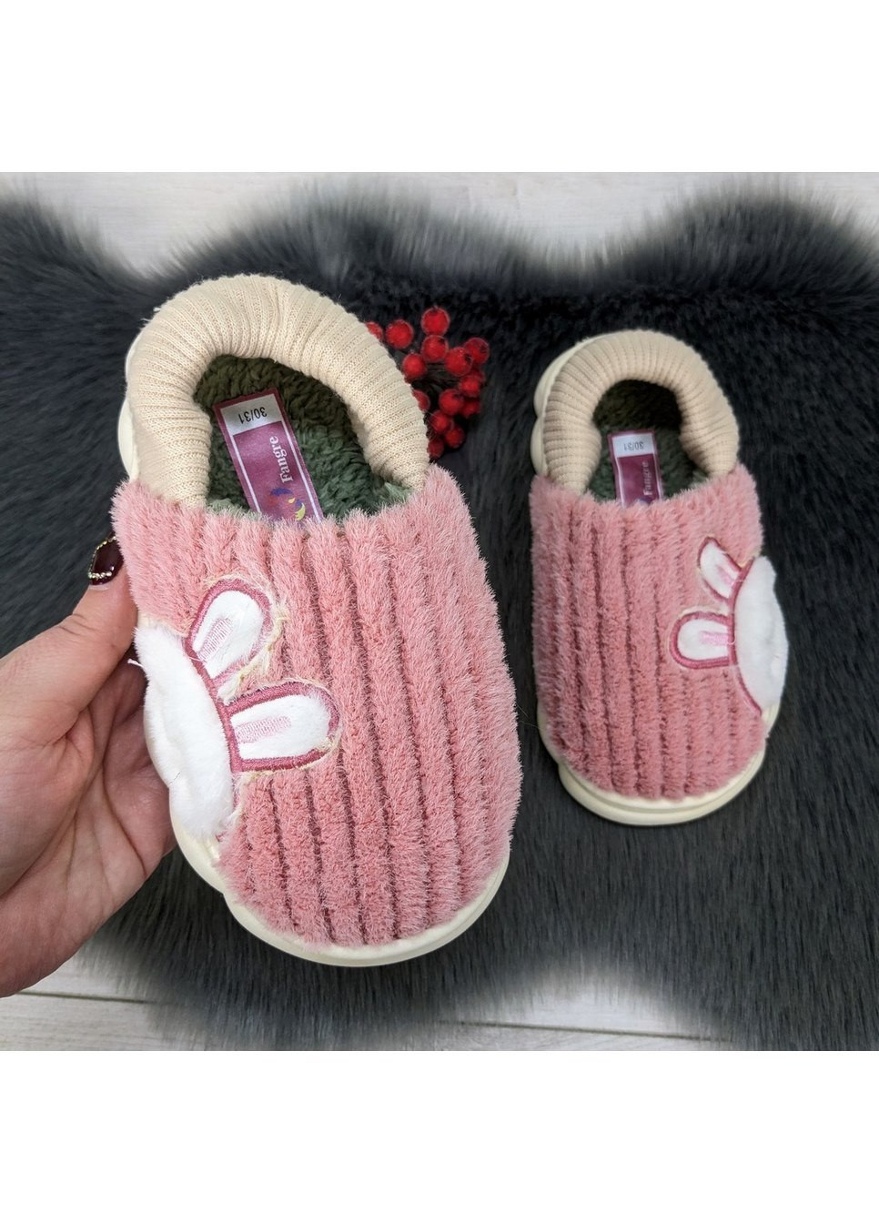 Розовые тапочки детские домашние закрытые с задником Lion