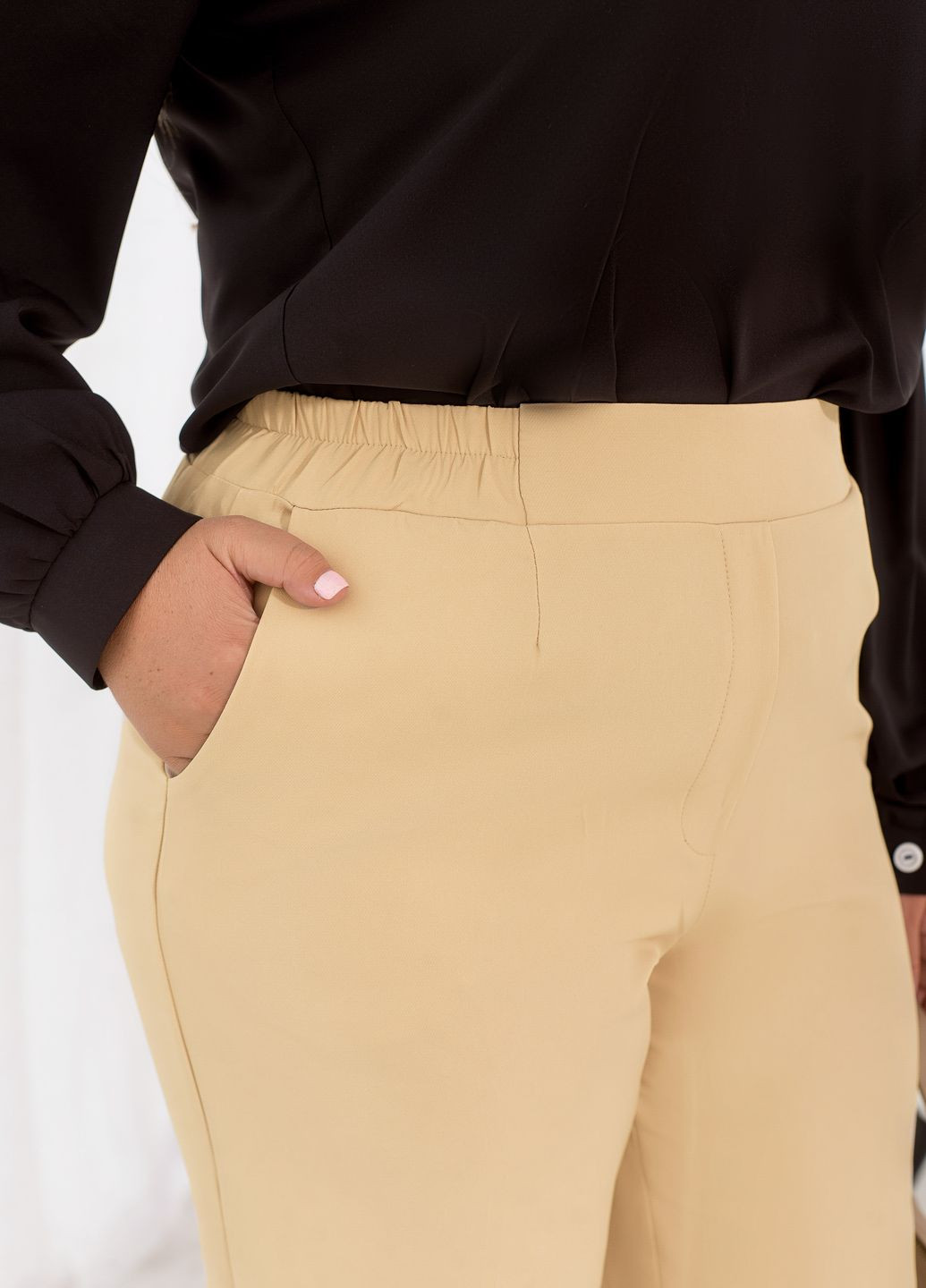 Бежевые классические демисезонные прямые брюки No Brand