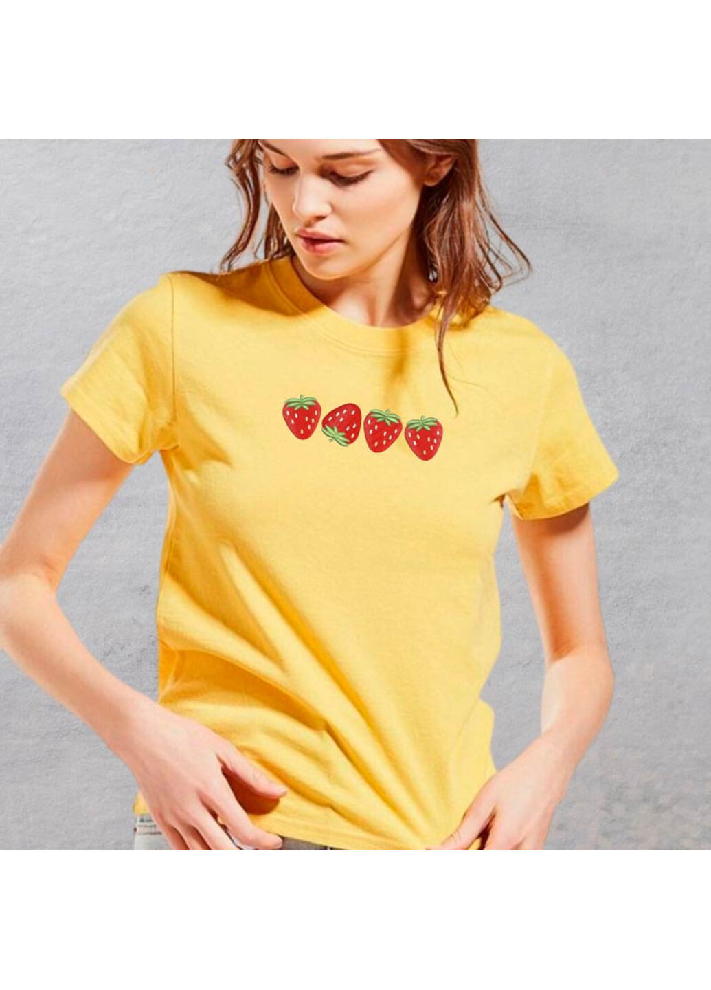 Жовта футболка з вишивкою полуничка 02-1 жіноча жовтий l No Brand