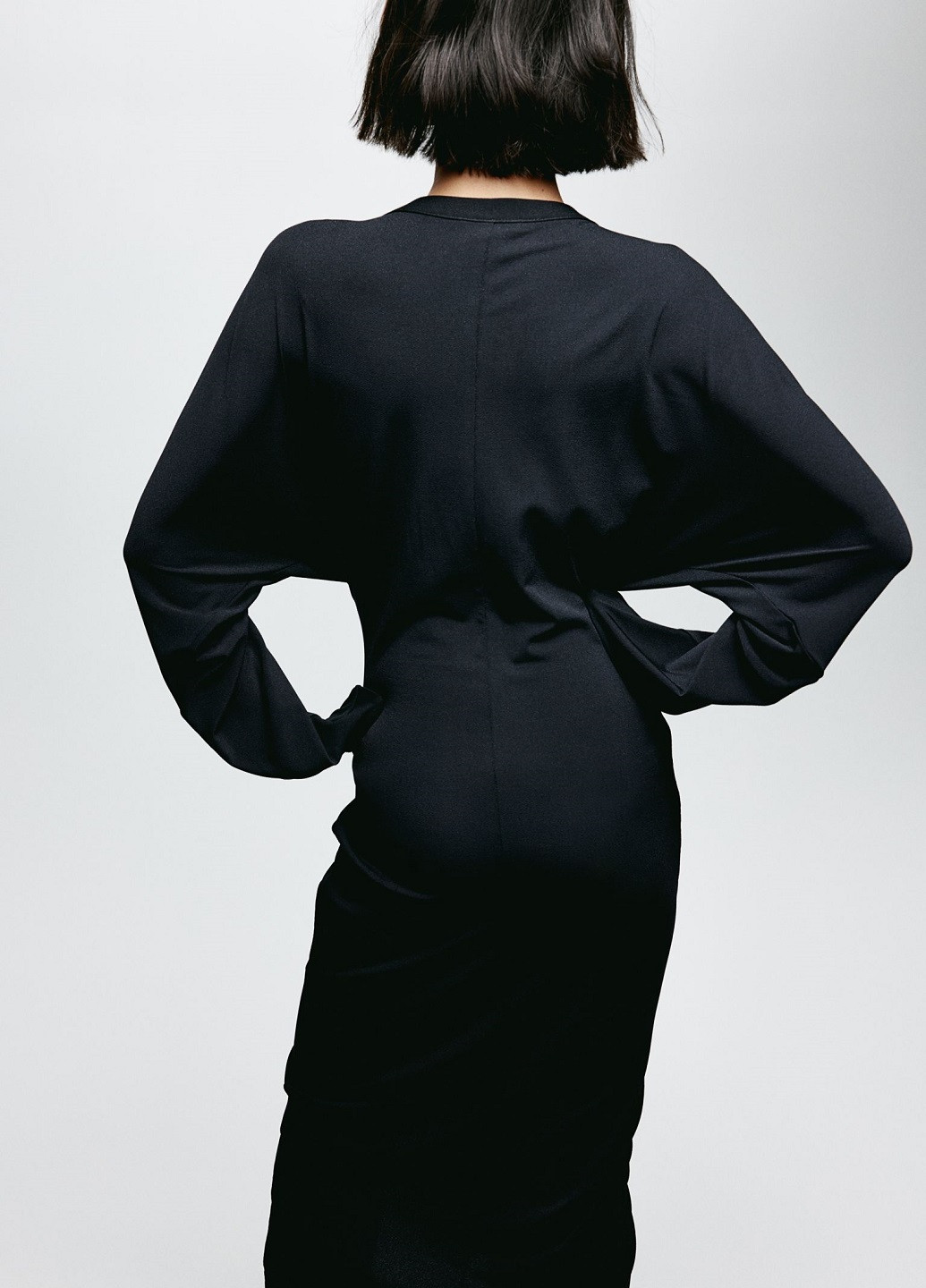 Черное коктейльное платье H&M однотонное