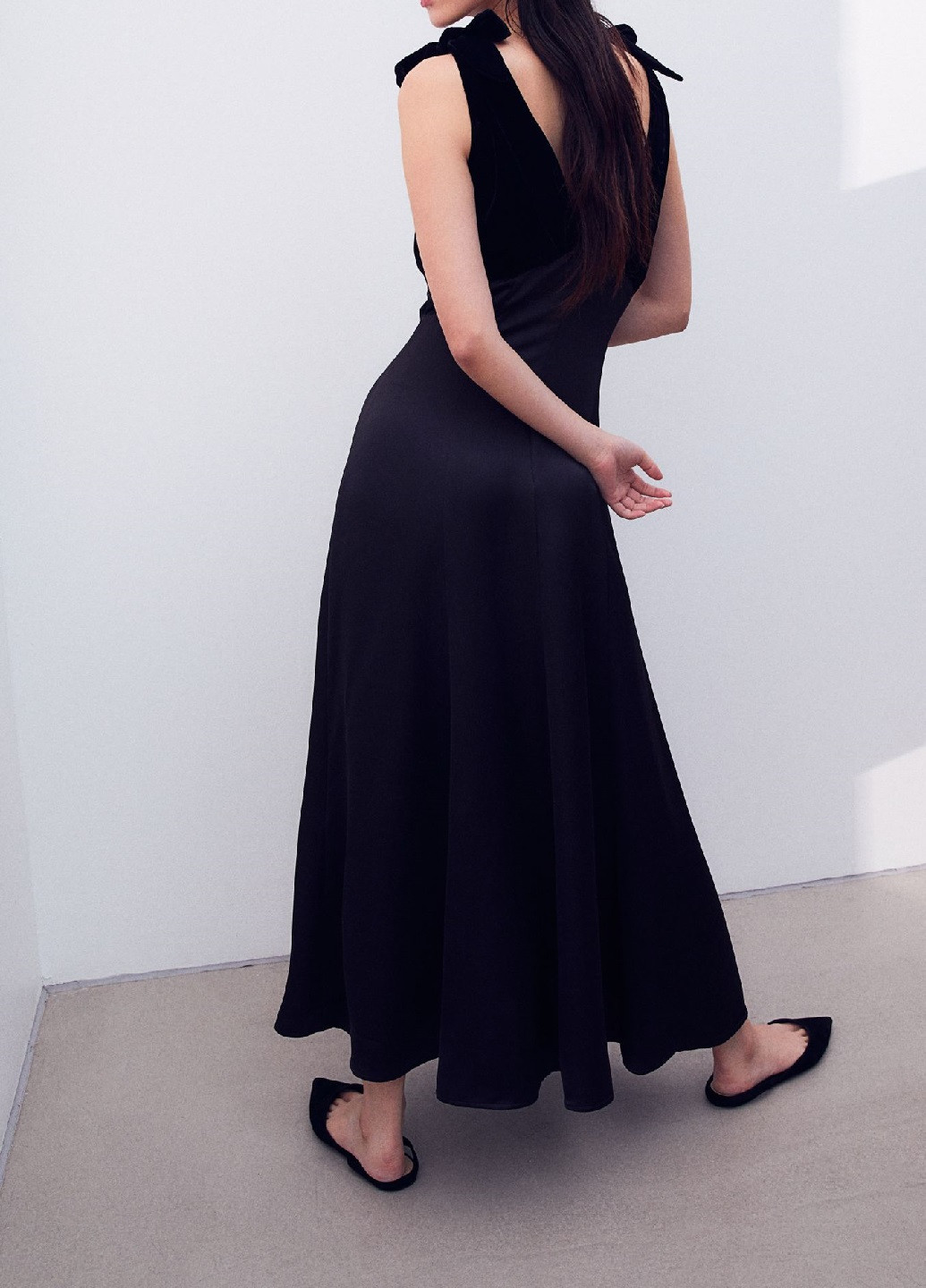 Чорна святковий сукня H&M однотонна
