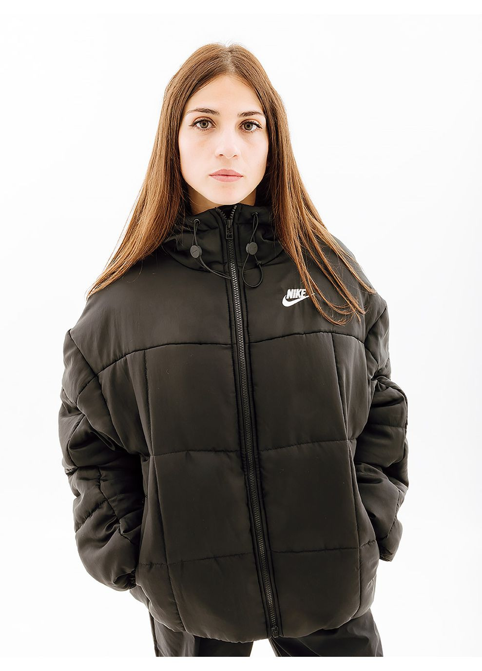 Черная зимняя женская куртка clsc puffer черный Nike