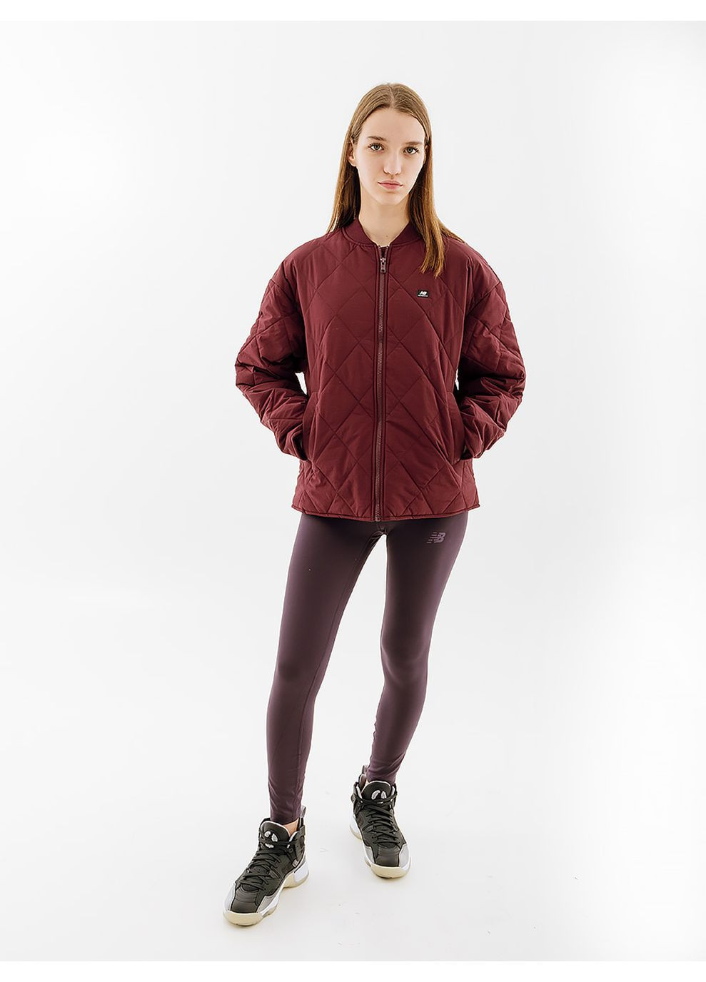 Бордова демісезонна жіноча куртка athletics fashion бордовий New Balance