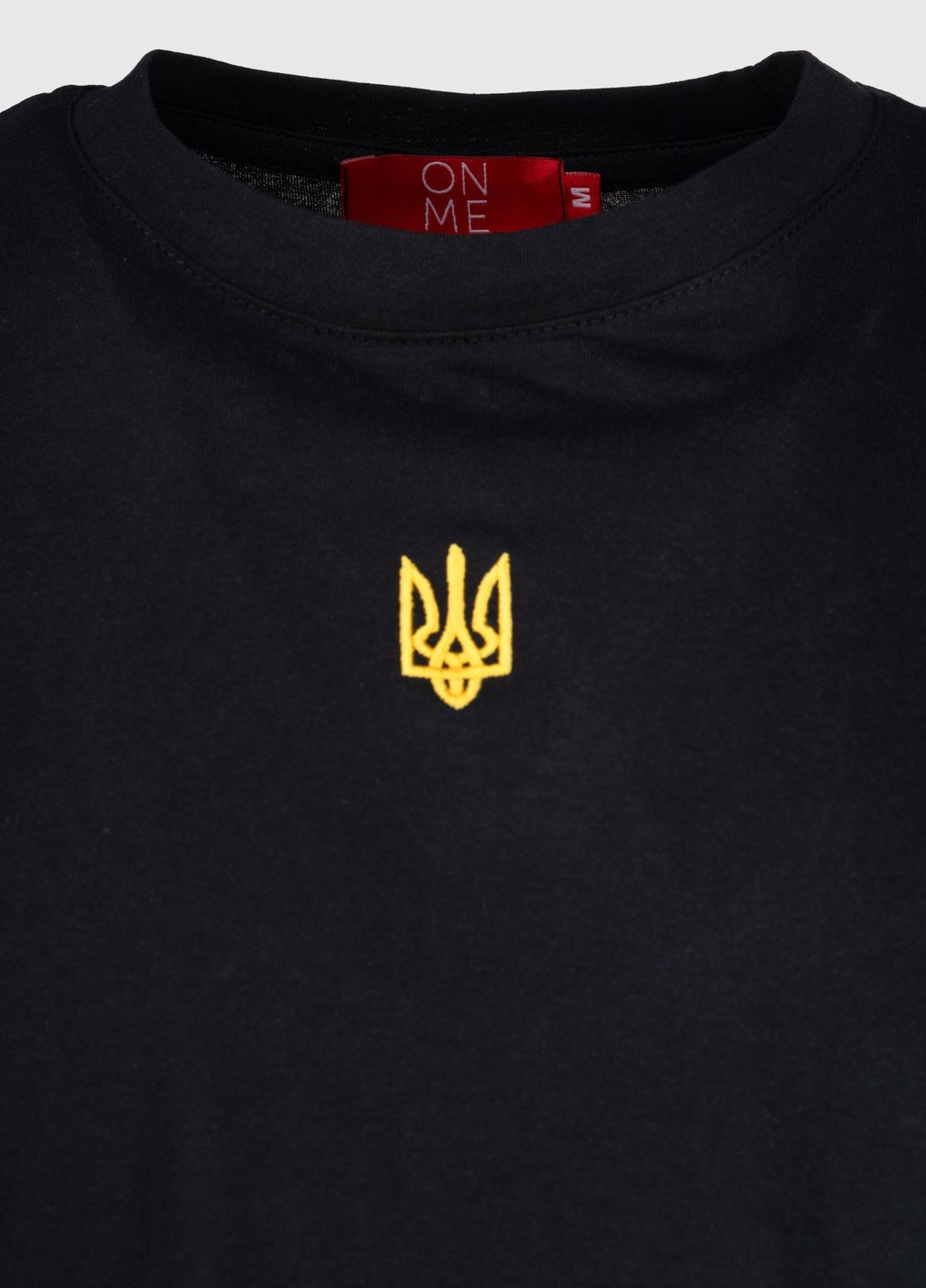 Черная футболка "герб золотой" LAWA
