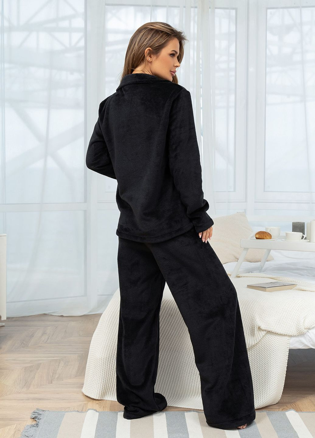 Черная зимняя домашняя одежда ISSA PLUS 14323