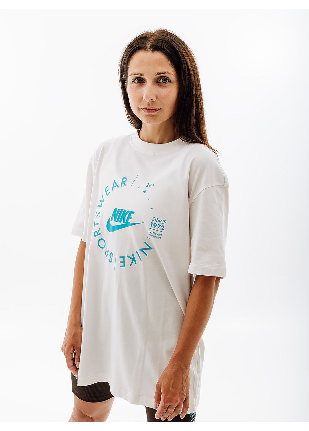 Бежевая летняя женская футболка w nsw tee bf prnt su бежевый Nike