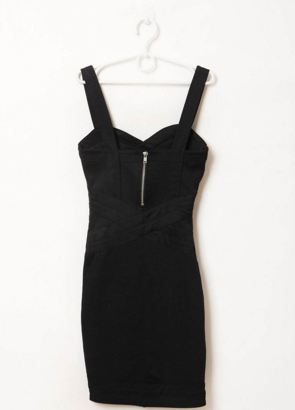 Черное платье Divided