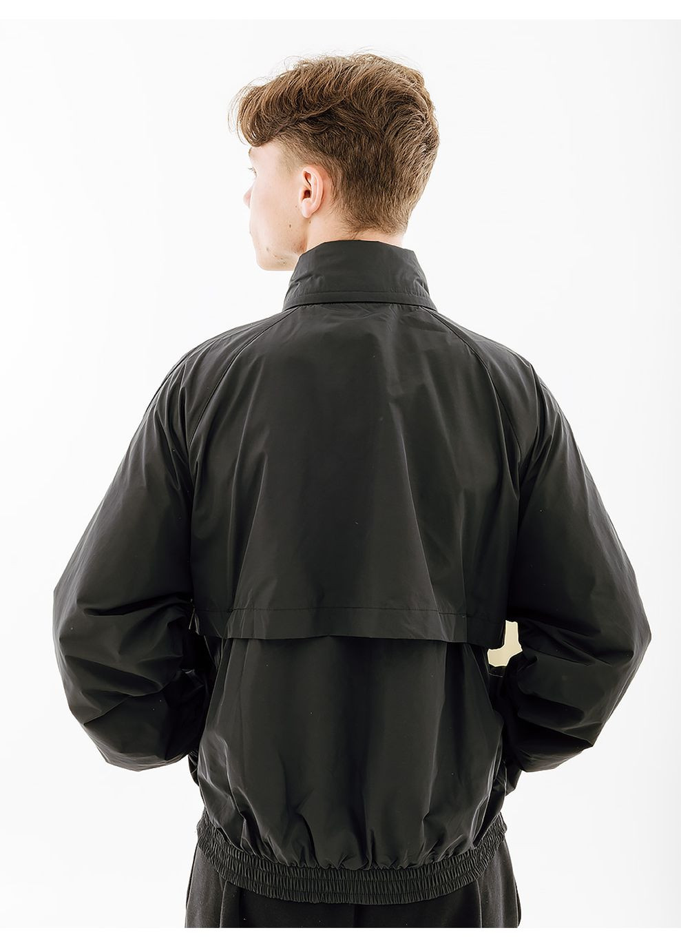 Черная демисезонная мужская куртка swoosh черный Nike