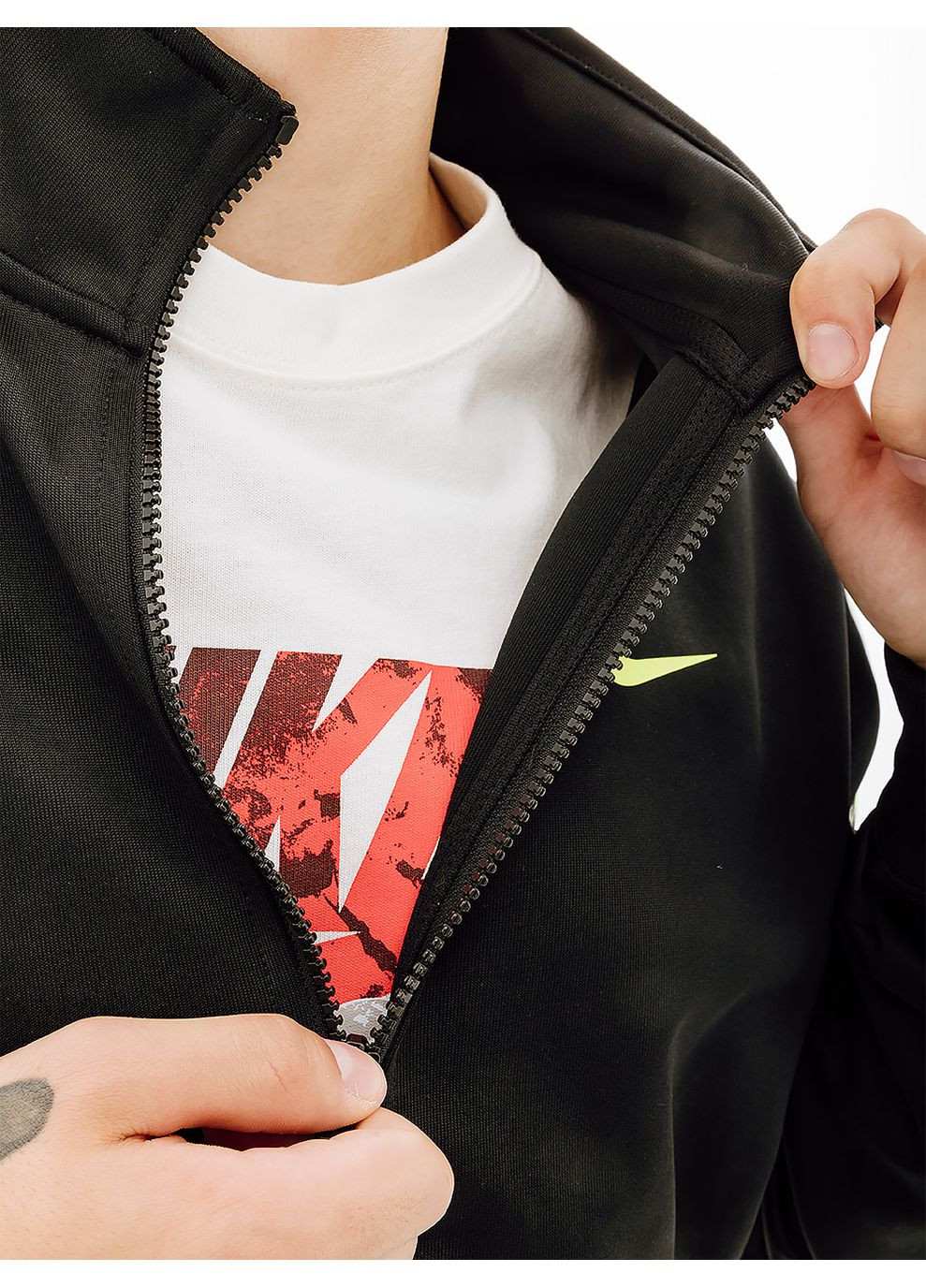 Черная демисезонная мужская куртка m nsw repeat sw pk tracktop черный Nike