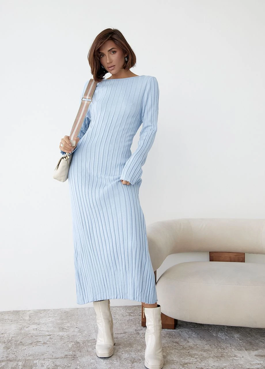 Блакитна в'язана сукня міді в широкий рубчик Lurex