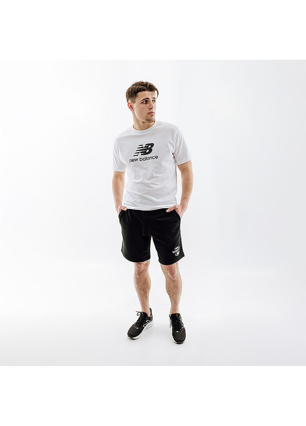Белая мужская футболка essentials stacked logo белый New Balance
