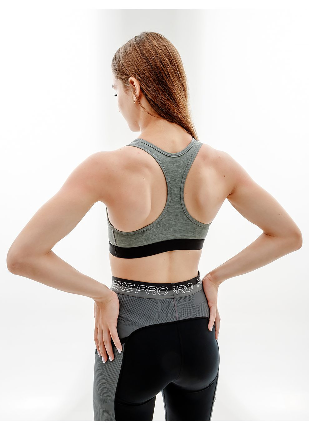 Женский Топ W NK DF SWSH BAND NONPDED BRA Серый Nike (268832425)