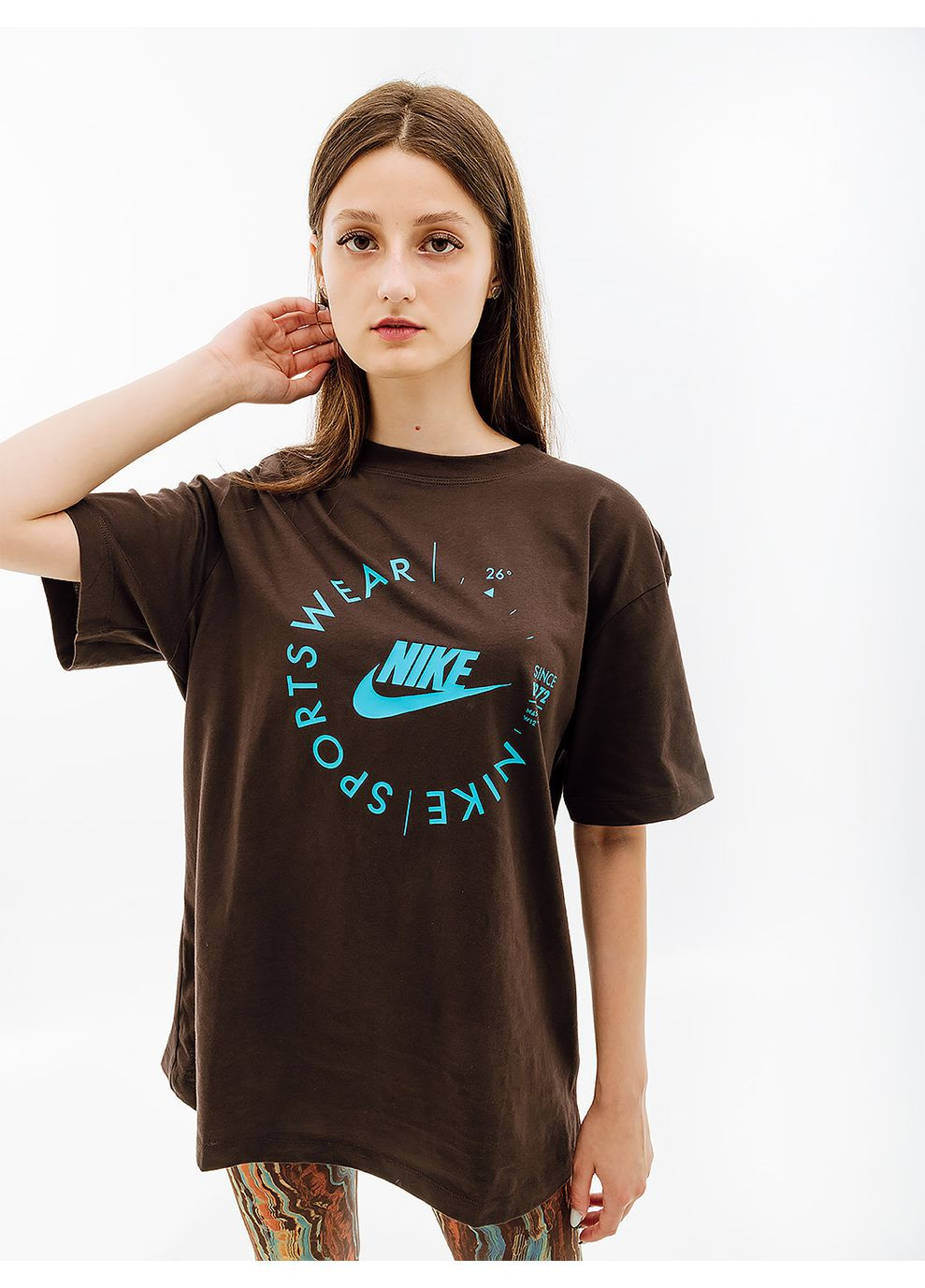 Черная летняя женская футболка w nsw tee bf prnt su черный Nike