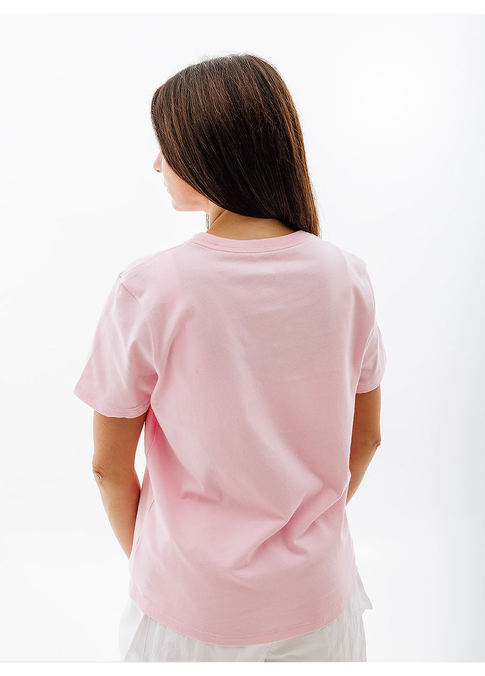 Розовая летняя женская футболка w nsw tee essntl icn ftra розовый Nike