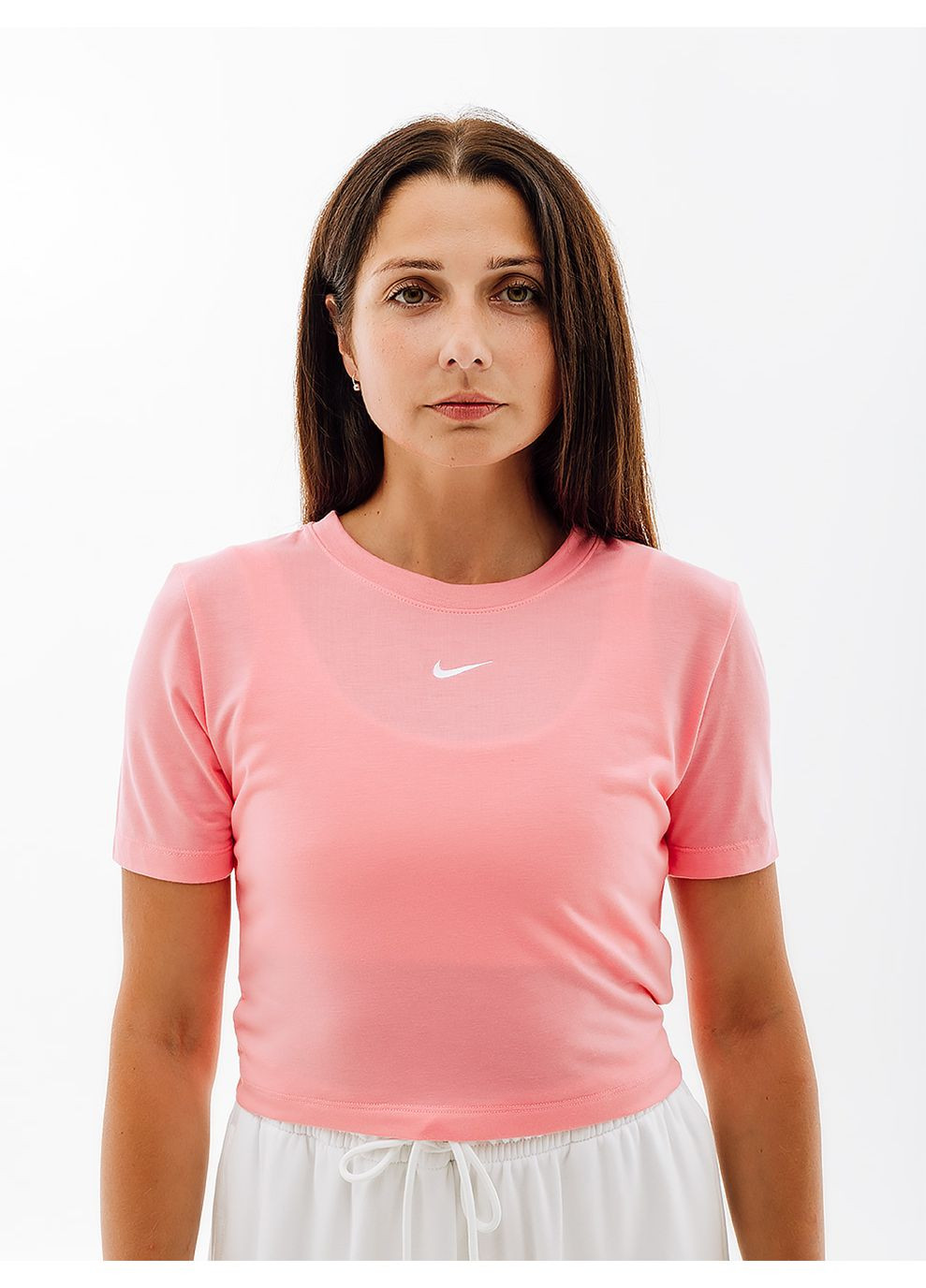 Розовая летняя женская футболка w nsw tee essntl slim crp lbr розовый Nike