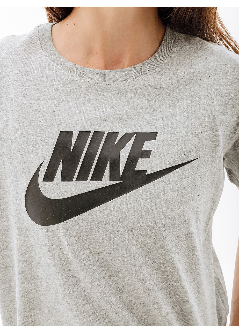 Сіра літня жіноча футболка w nsw tee essntl icn ftra сірий Nike