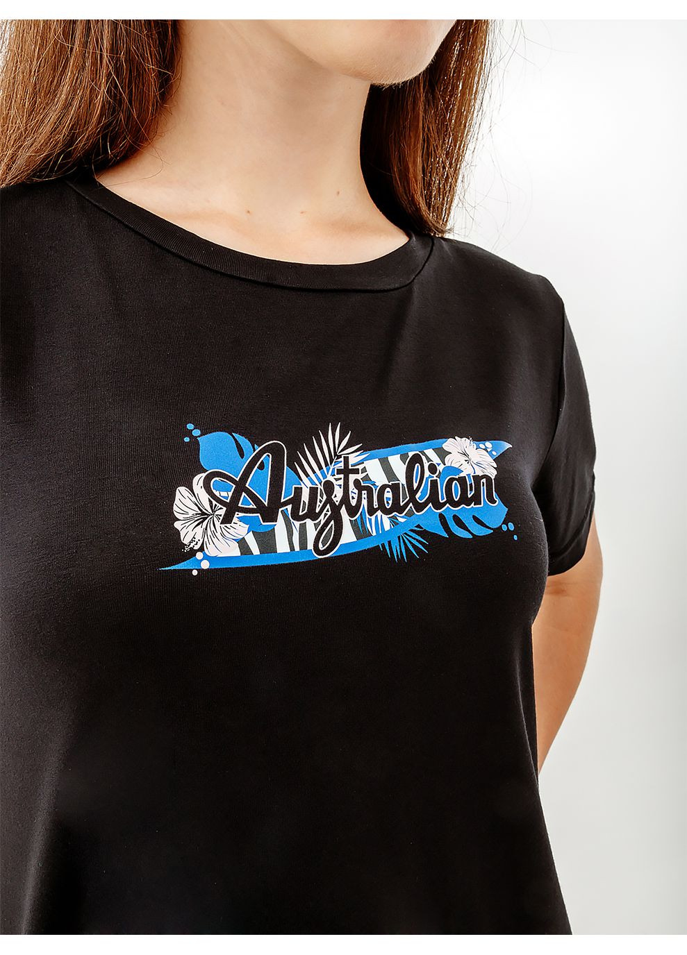 Черная летняя женская футболка logo flowers tee jersey v черный Australian