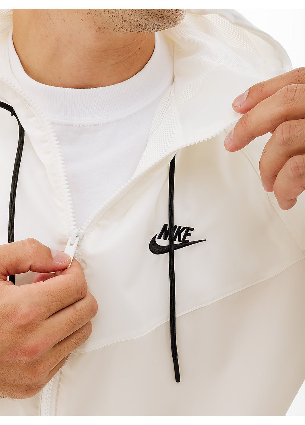 Белая демисезонная мужская куртка m nk wvn lnd wr hd jkt белый Nike
