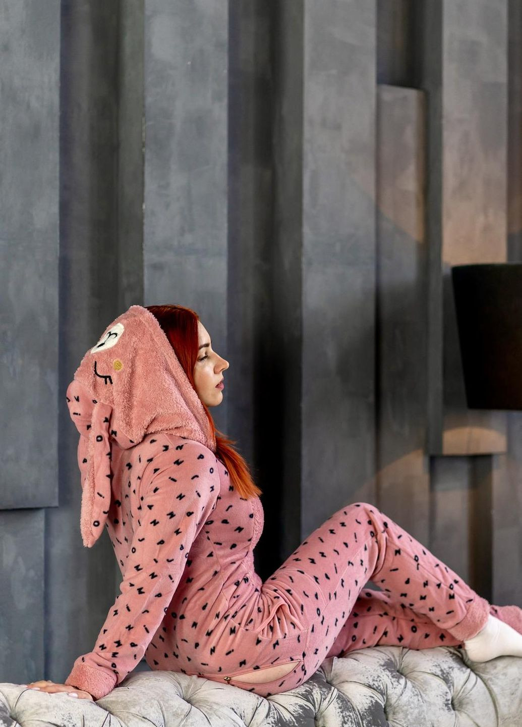 Пудровая зимняя пижама комбинезон Pijamoni Попожама букви (комбінезон з карманом на попі, піджамоні) - кигурумі