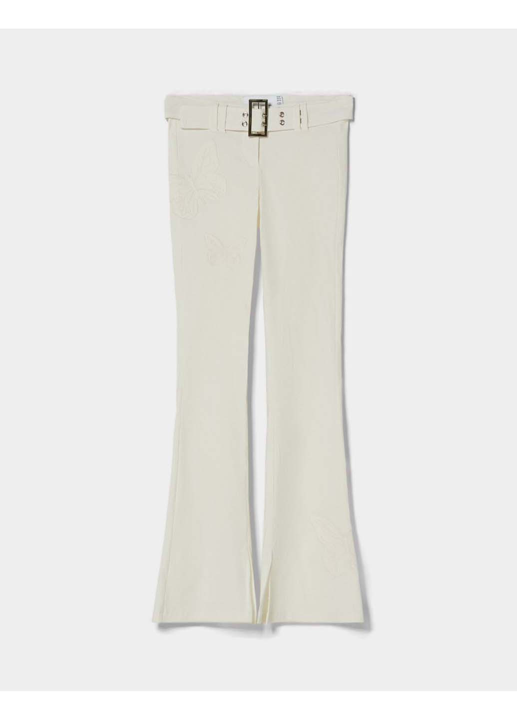 Белые повседневный демисезонные брюки Bershka