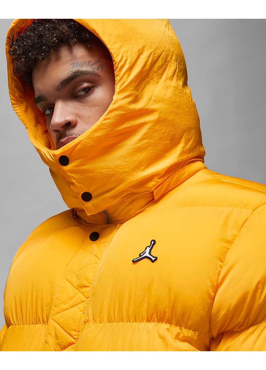 Жовта демісезонна куртка essentials Jordan