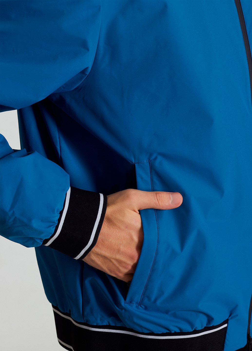 Синяя демисезонная куртка Emporio Armani