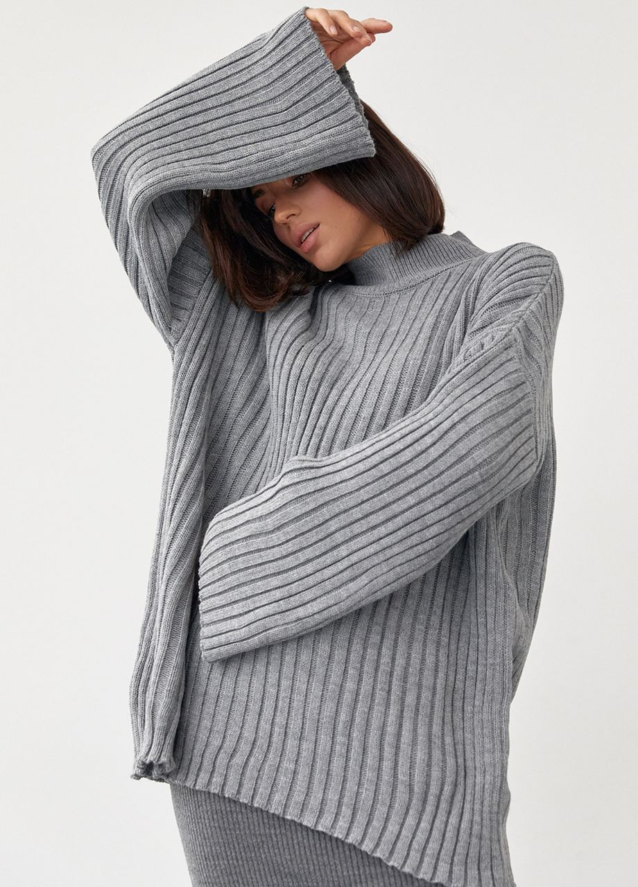 Серый зимний женский вязаный свитер oversize в рубчик Lurex
