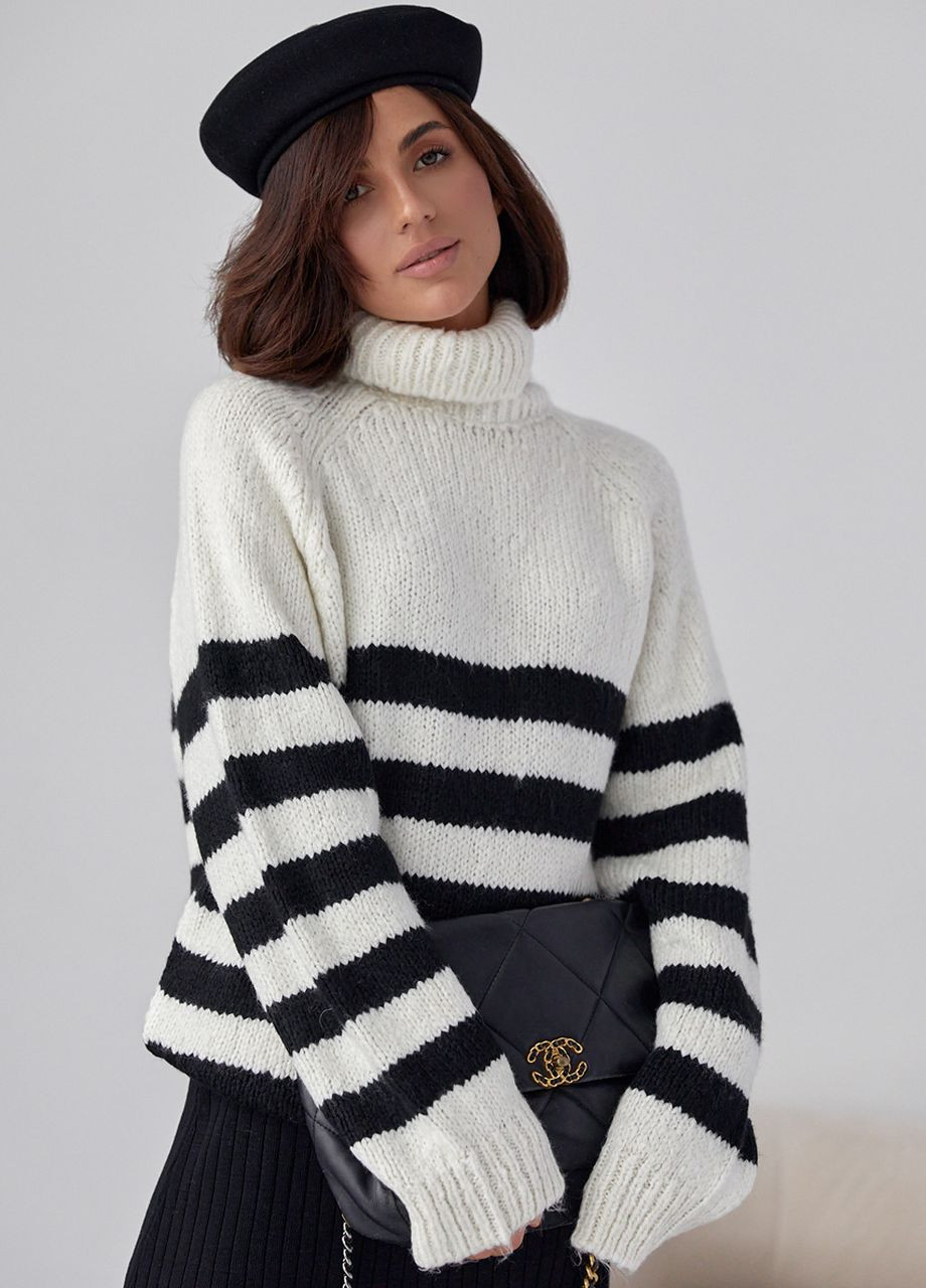 Молочный зимний вязаный женский свитер в полоску Lurex