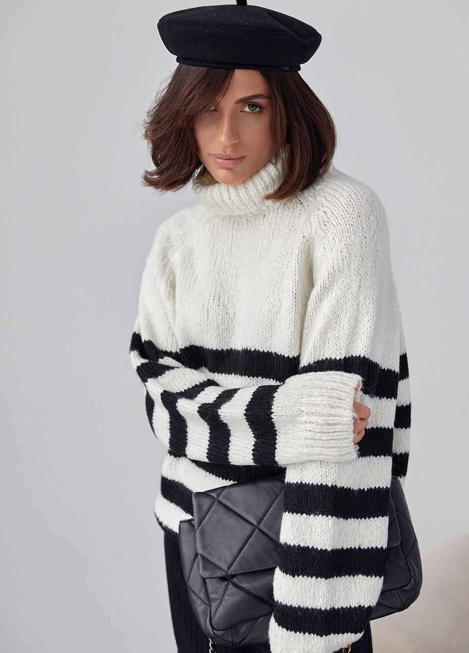 Молочный зимний вязаный женский свитер в полоску Lurex