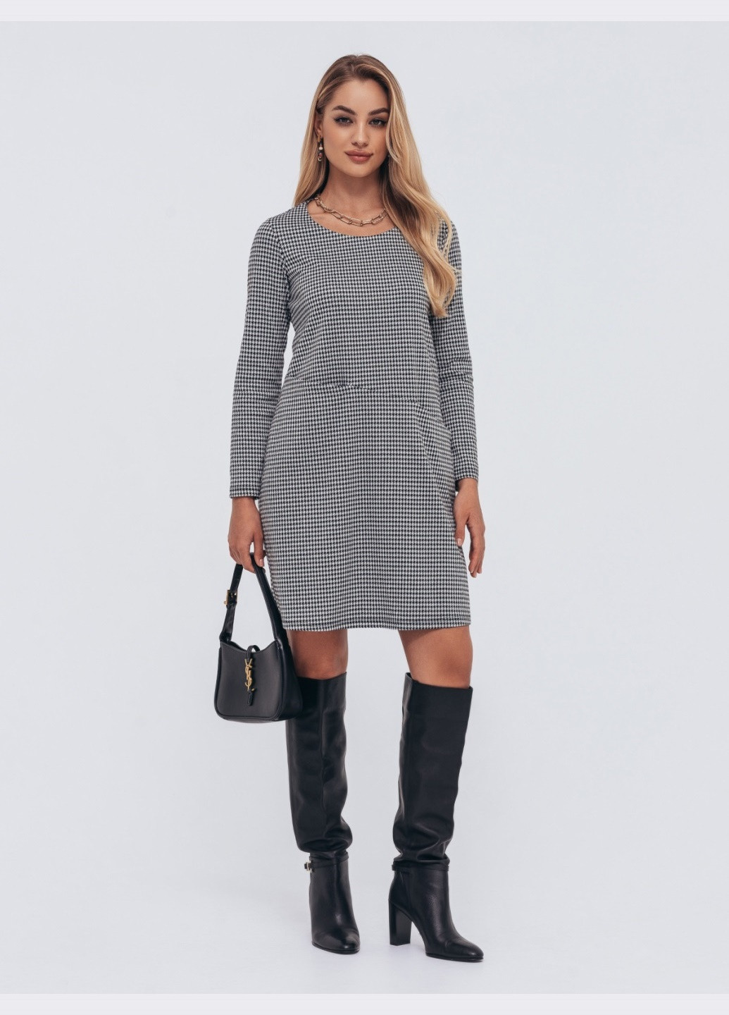 Черное чёрное платье с мелким принтом и карманами Dressa