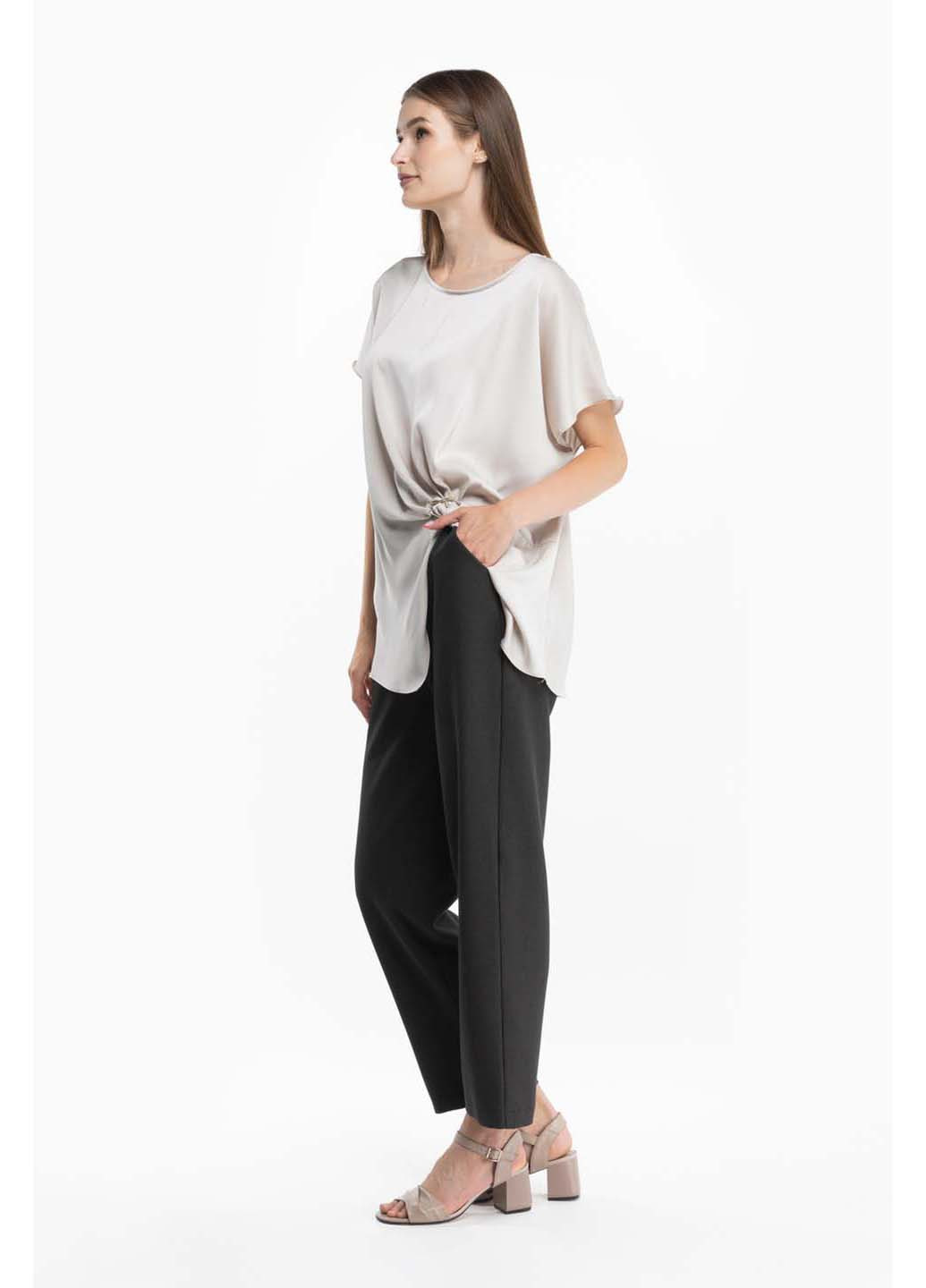 Бежевая блузка Esay