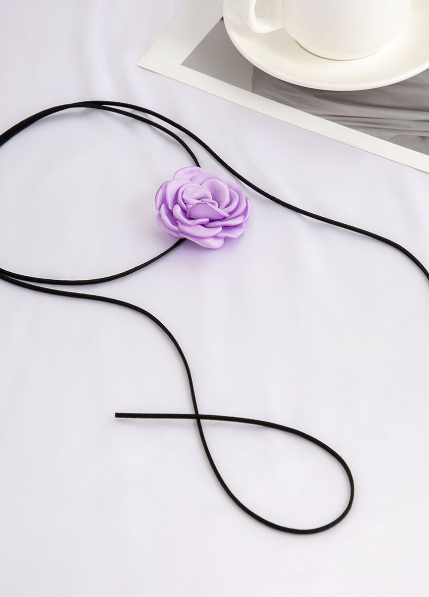 Чокер на шию Троянда бузкова з атласу на замшовому шнурку No Brand (270365617)