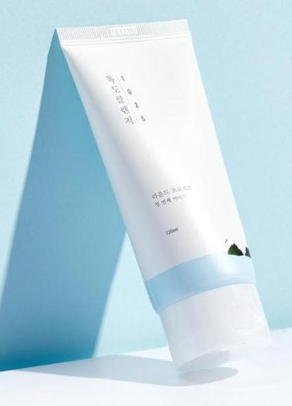 М`яка пінка для очищення шкіри 1025 Dokdo Cleanser 150 ml Round Lab (270368860)