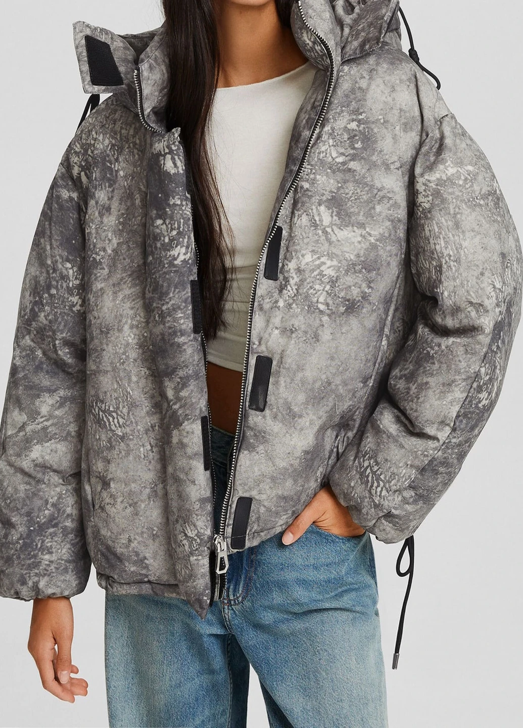 Серая демисезонная куртка Bershka