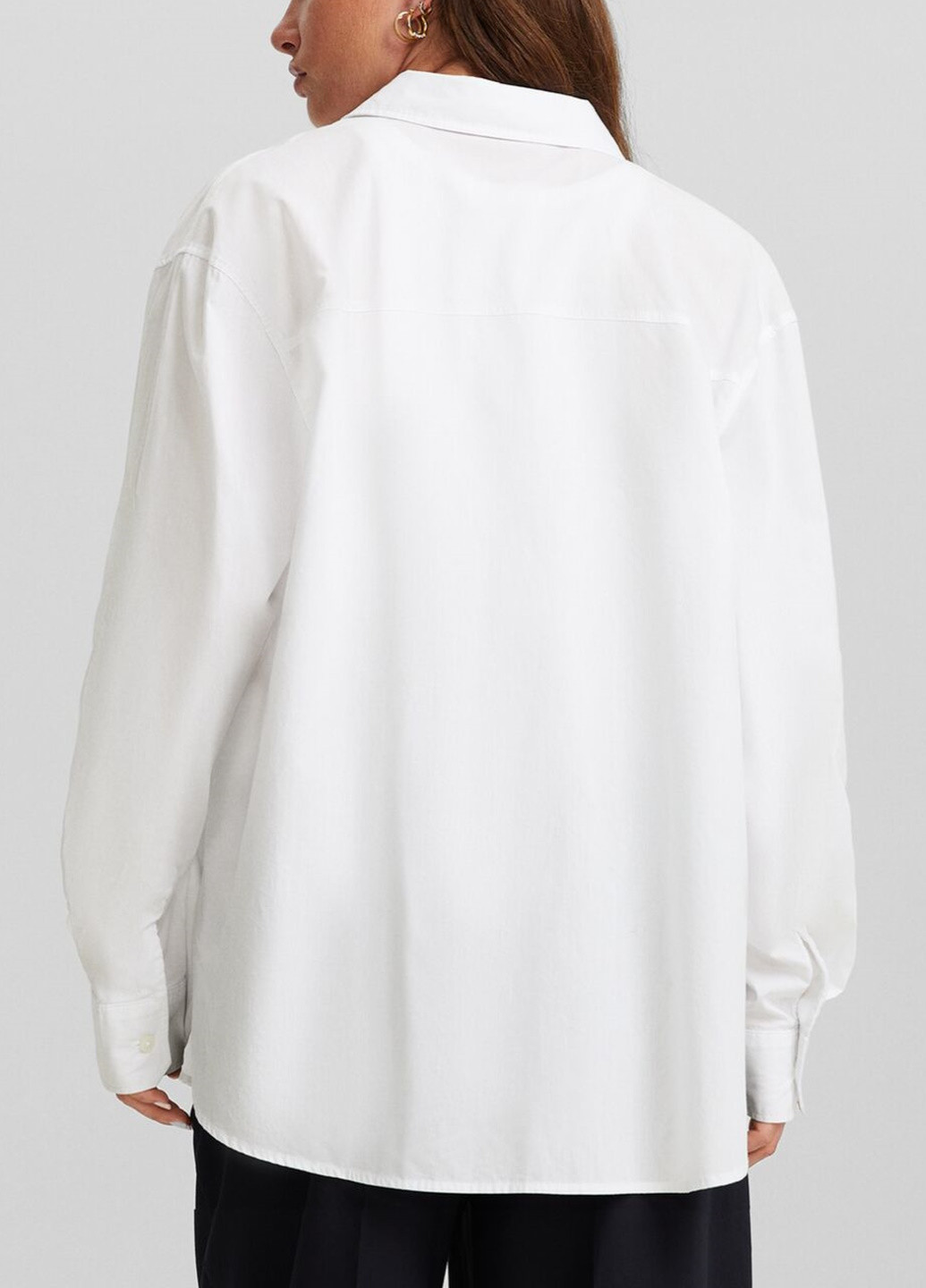 Белая классическая рубашка однотонная Bershka