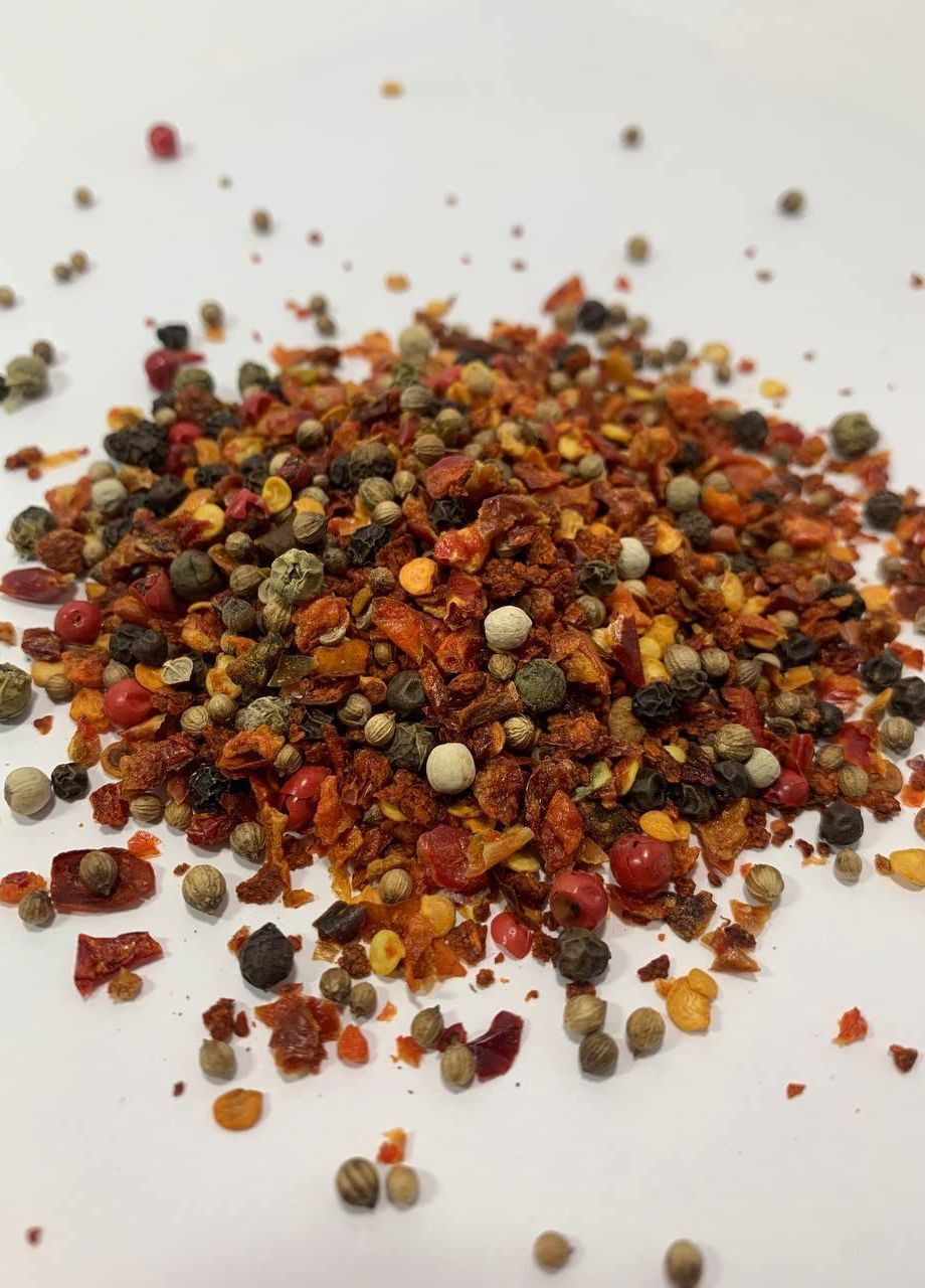 Смесь 5 перцев с кориандром в стеклянной банке 80 грамм No Brand (271123849)