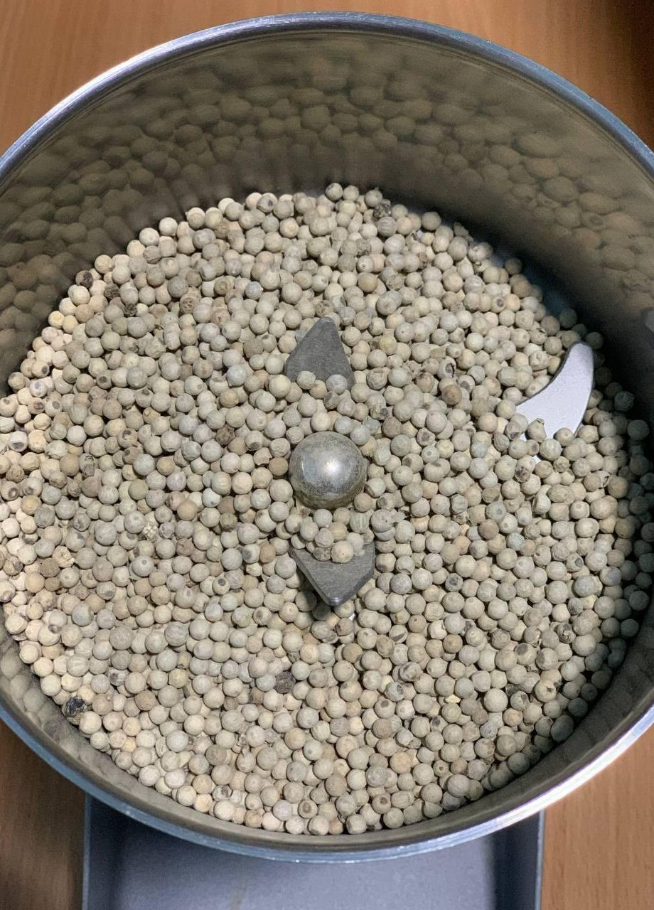 Перець білий свіжомелений з горошку 500 грам No Brand (271123837)