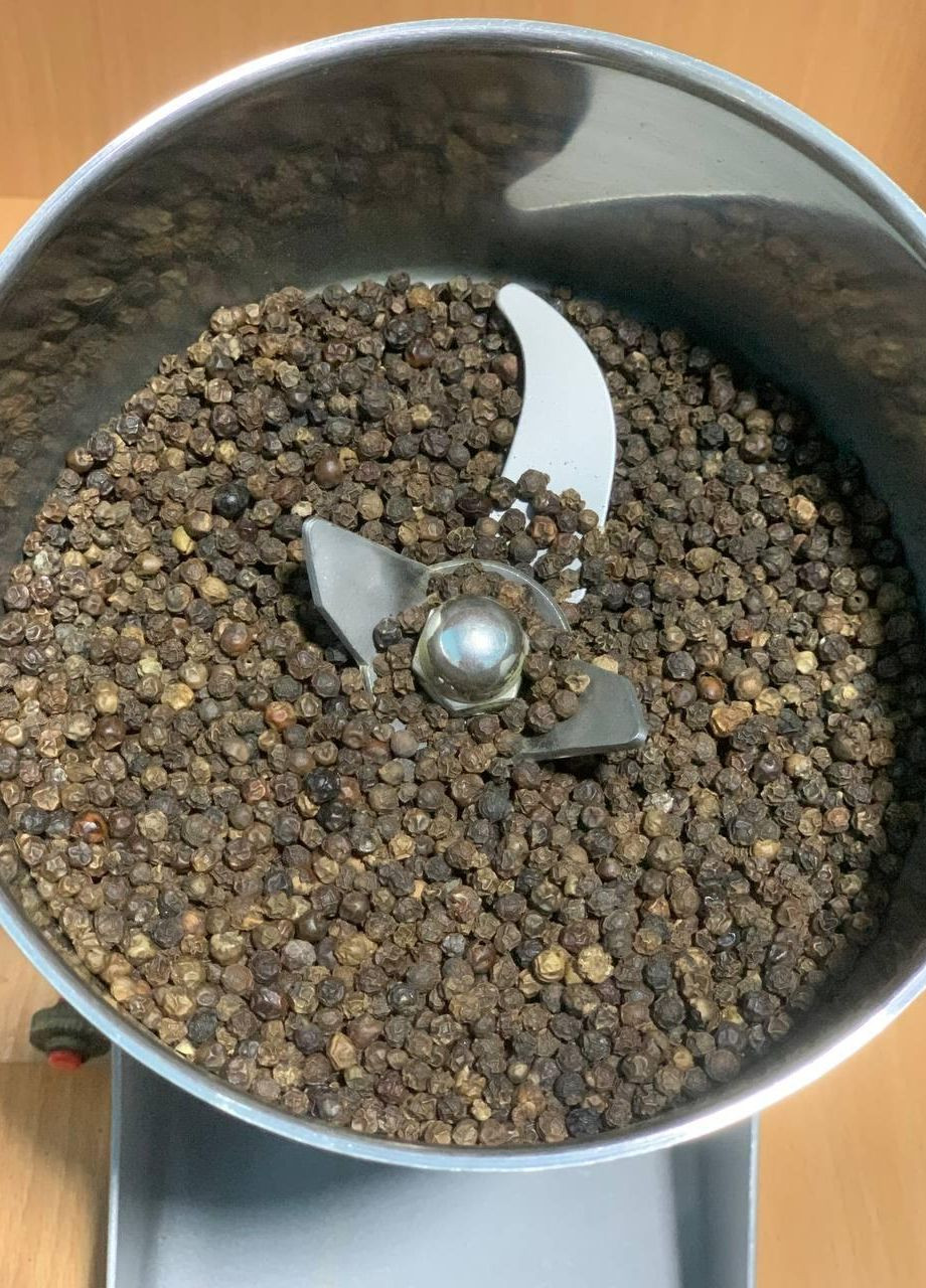 Перець чорний свіжомелений з горошку 200 грам No Brand (271124013)