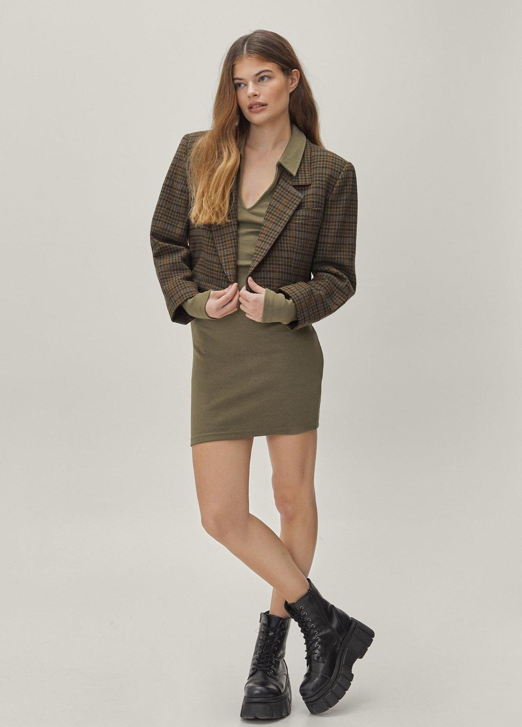 Оливкова (хакі) сукня Nasty Gal