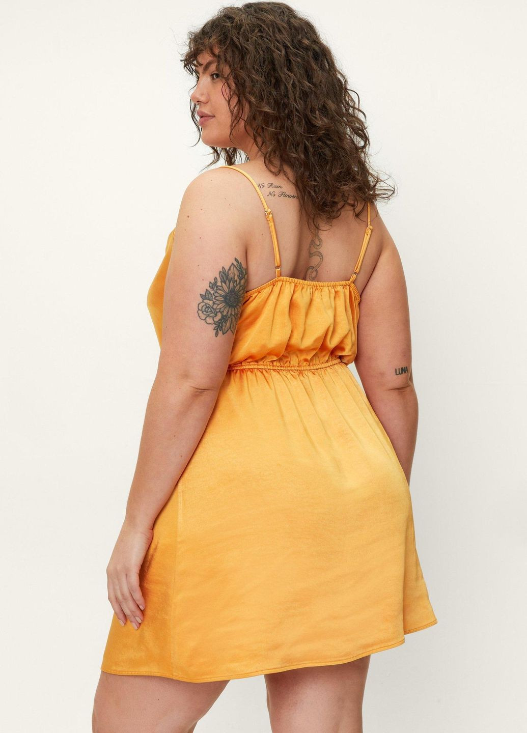 Горчичное платье Nasty Gal