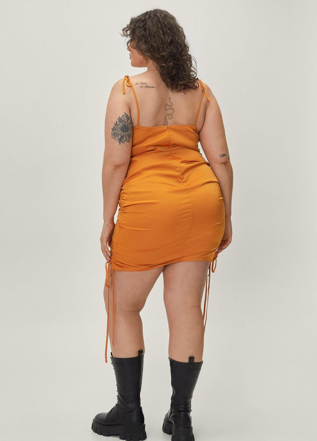 Горчичное платье Nasty Gal