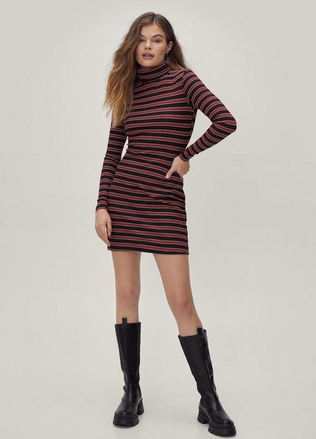 Черное платье Nasty Gal