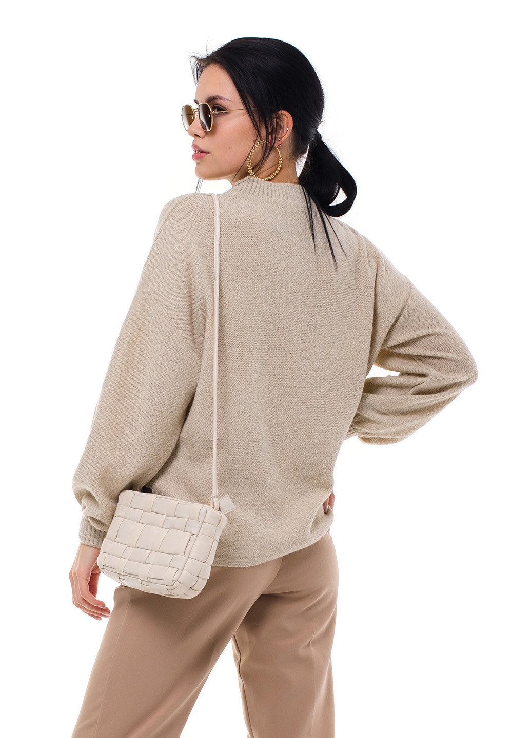 Бежевый свободный и легкий женский свитер с эластанном SVTR