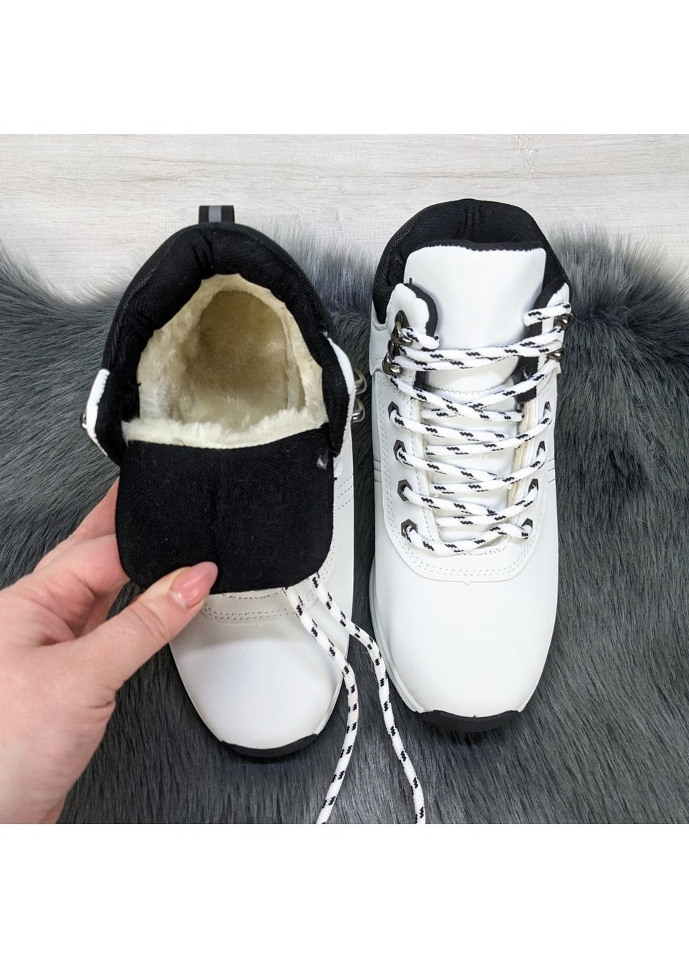 Зимние ботинки женские зимниме спортивного типа Dual из искусственного нубука